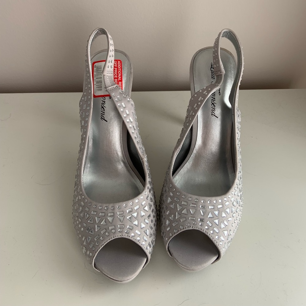 Heels - Picture 7 of 7